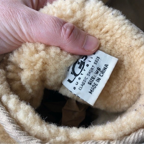 Ugg size 6 womens classic short beige taupe boots - Picture 9 of 10